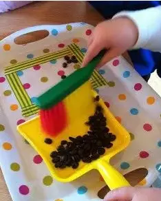 生活技能袜子_生活技能卷袜子教案_袜子的技术