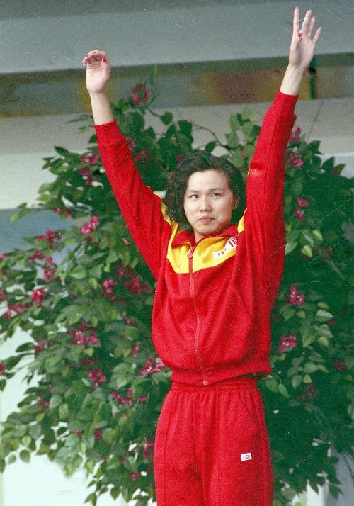 钱红游泳馆在哪里_钱红100米蝶泳_钱红世界游泳冠军