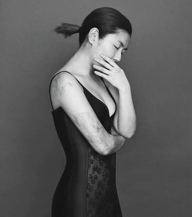 健身明星女图片_健身图片明星_健身明星头像