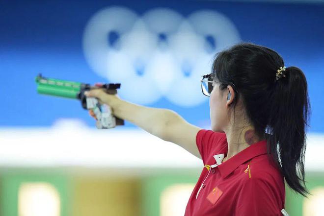 游泳奥运冠军女_游泳奥运冠军女会中国是第几名_中国奥运会游泳女冠军是谁