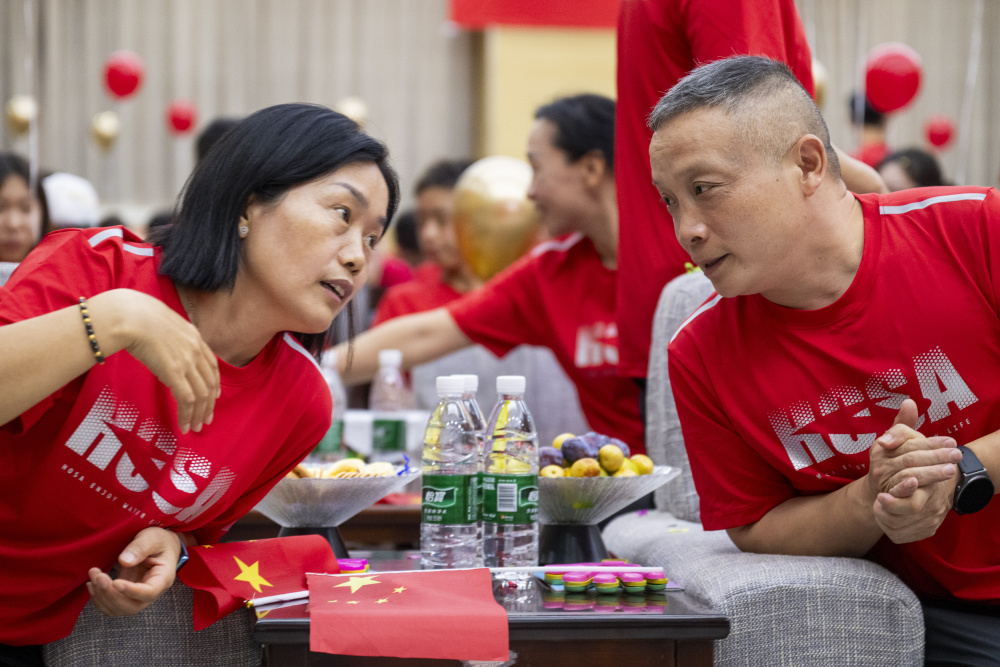 游泳中国冠军_游泳比赛水下视频_中国游泳冠军水下游