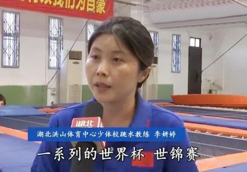 游泳中国冠军_游泳比赛水下视频_中国游泳冠军水下游