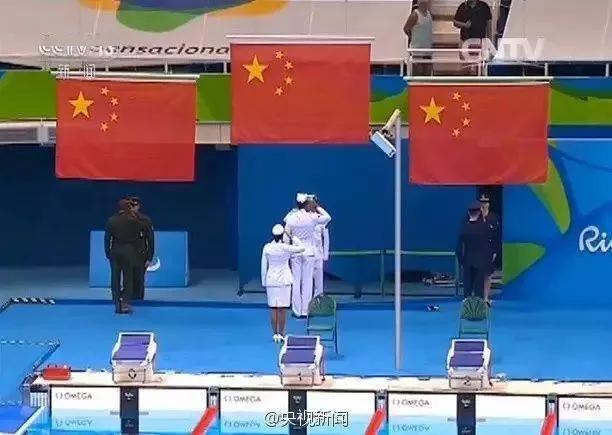 游泳冠军下海_游泳比赛水下视频_中国游泳冠军水下游