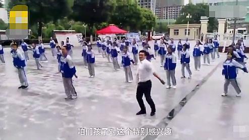 学生趣味体操鬼步舞_学校体操鬼步教学视频_小学生鬼步舞校园体操