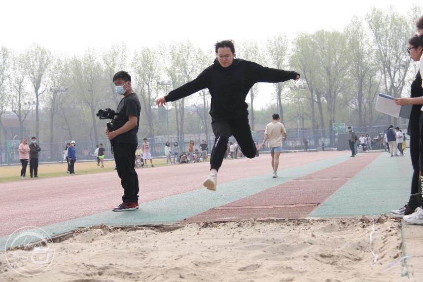 跳高过不过规则_跳高规则的概述_跳高犯规规则是什么