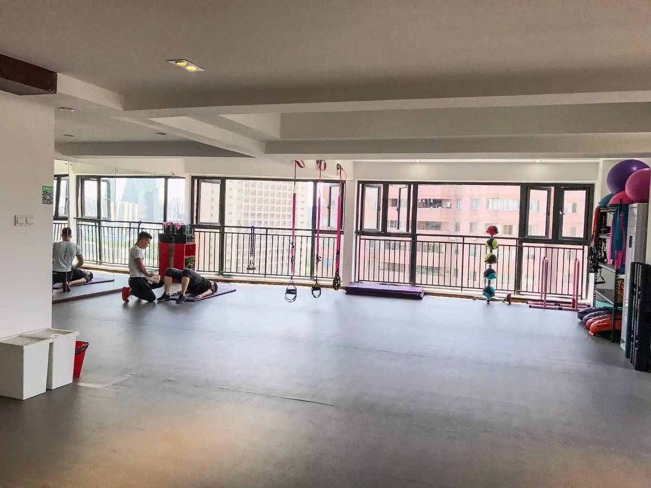 健身房私教收费标准_瑞华酒店健身房私教_健身房私教价格表图片大全