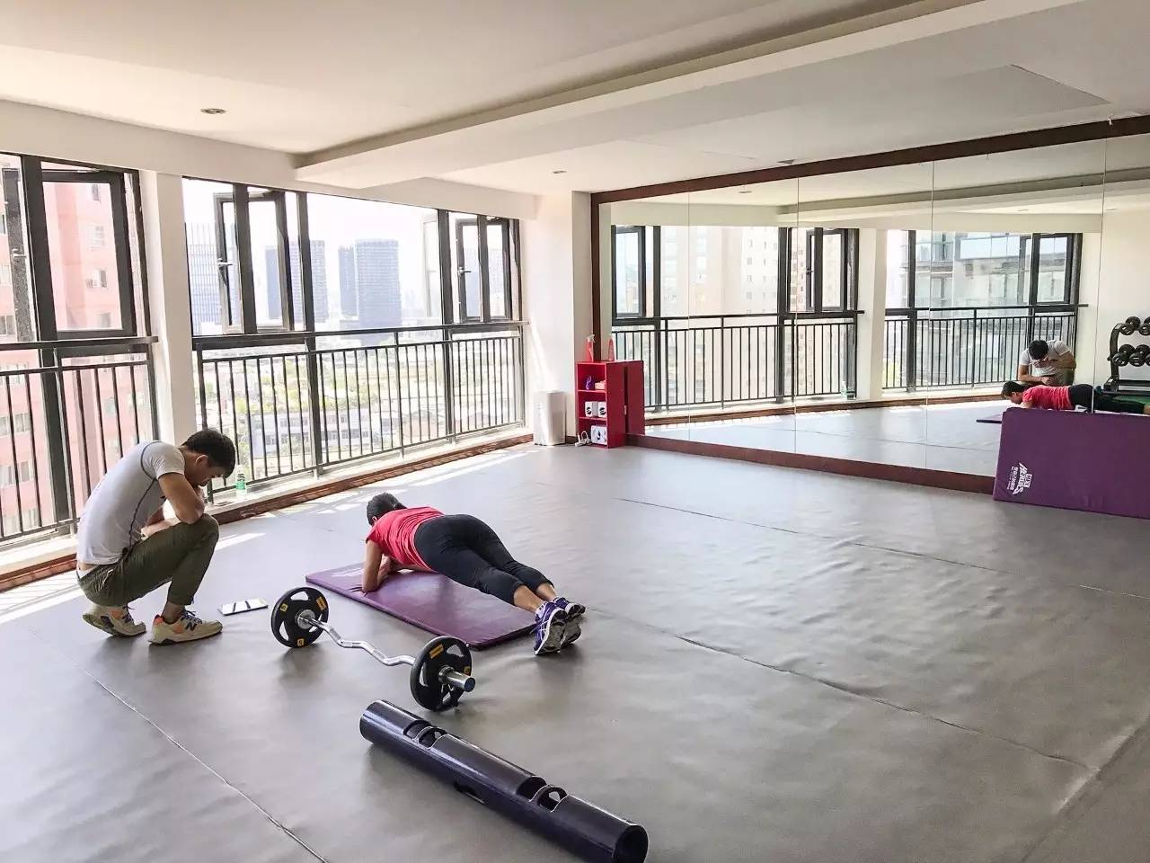 健身房私教收费标准_瑞华酒店健身房私教_健身房私教价格表图片大全