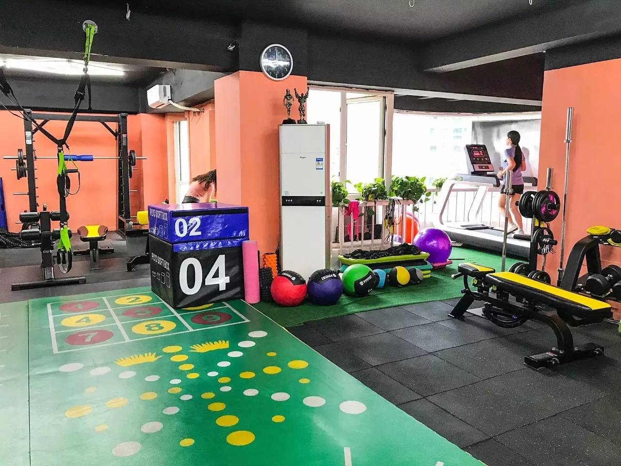 瑞华酒店健身房私教_健身房私教价格表图片大全_健身房私教收费标准
