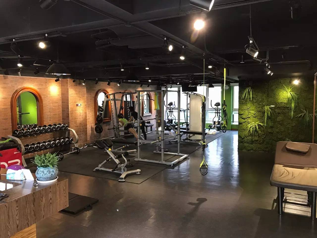 健身房私教价格表图片大全_瑞华酒店健身房私教_健身房私教收费标准