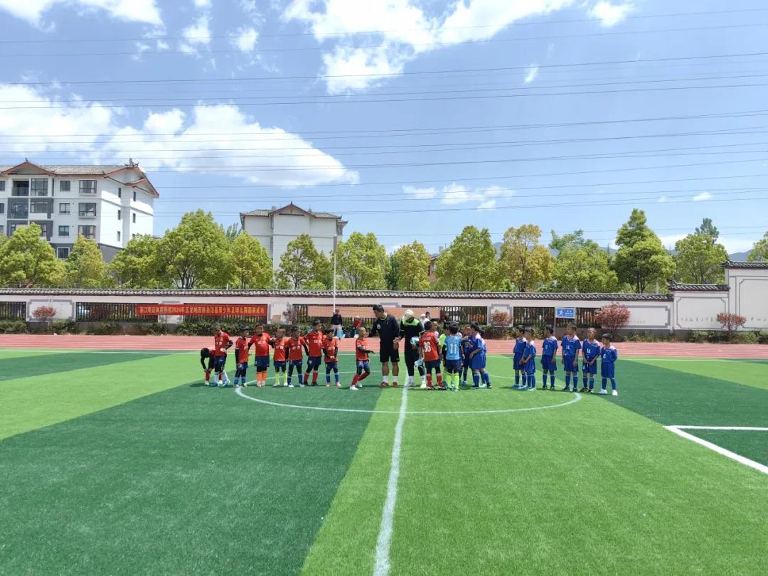小学生踢足球规则教学视频_小学生踢足球游戏规则_小学踢足球的基本规则简易