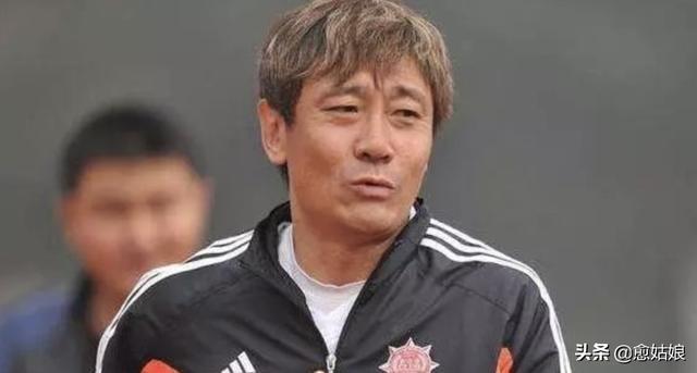 足球运动员高峰_足球运动员高峰现在干啥_高峰足球运动员