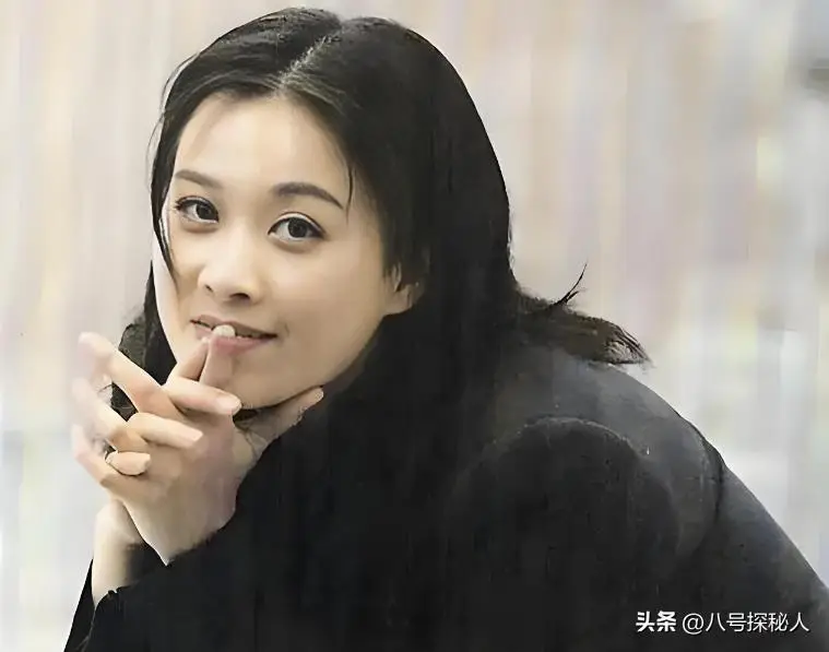 高峰员足球运动员是谁_高峰足球运动员_足球运动员高峰