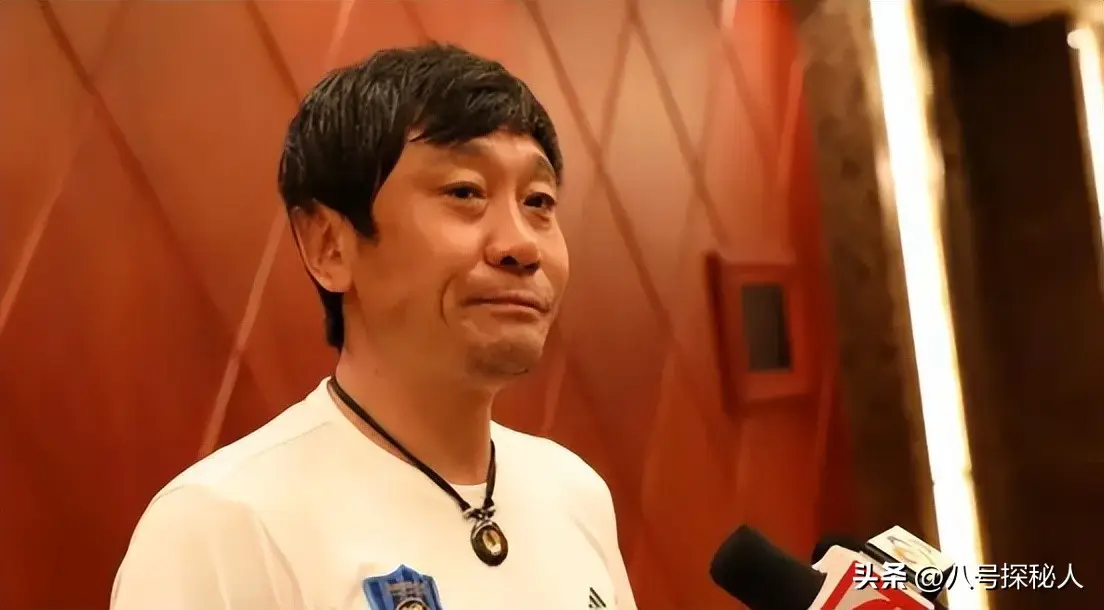 高峰足球运动员_足球运动员高峰_高峰员足球运动员是谁