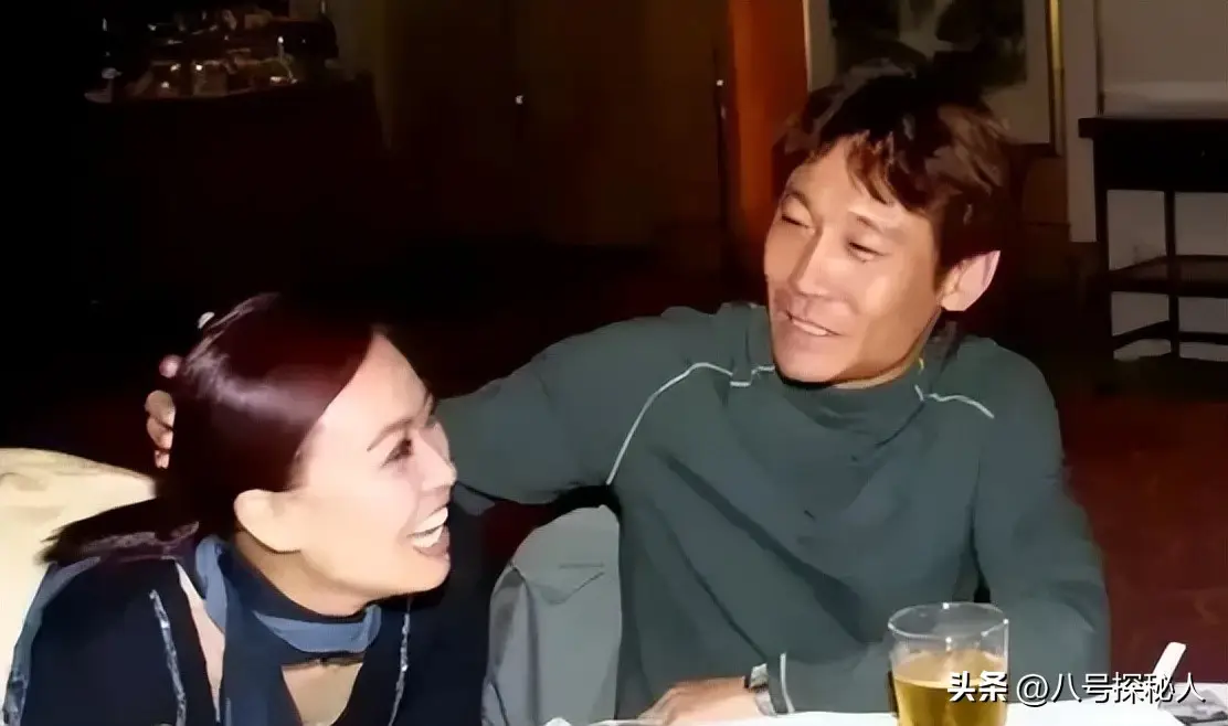 高峰员足球运动员是谁_高峰足球运动员_足球运动员高峰