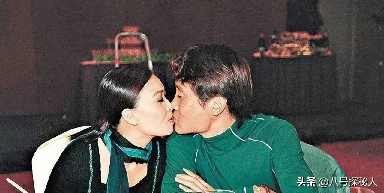 足球运动员高峰_高峰足球运动员_高峰员足球运动员是谁