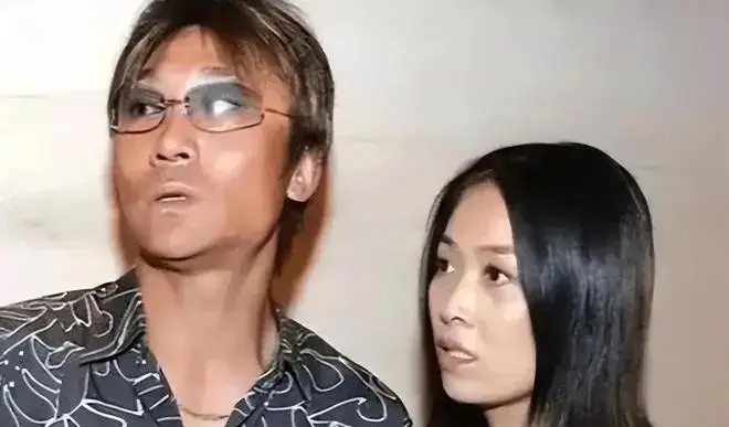 足球运动员高峰个人简历_高峰员足球运动员是谁_足球运动员高峰