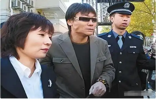 高峰员足球运动员是谁_足球运动员高峰个人简历_足球运动员高峰