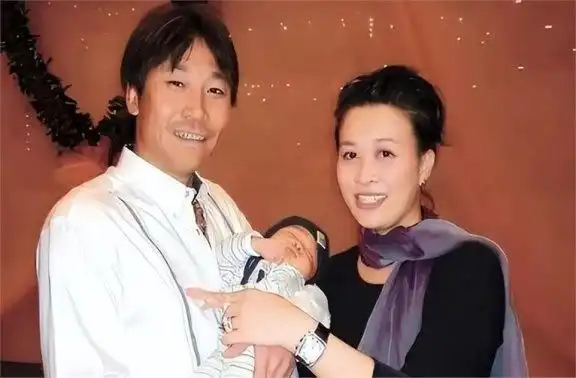高峰员足球运动员是谁_足球运动员高峰个人简历_足球运动员高峰