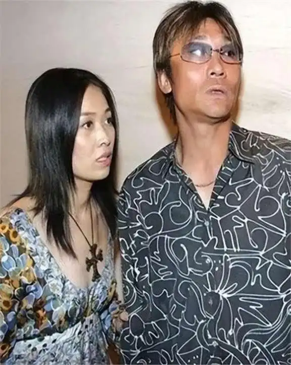 高峰员足球运动员是谁_足球运动员高峰个人简历_足球运动员高峰