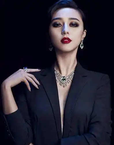 健身女明星代言_代言健身明星女的有哪些_健身代言的女明星