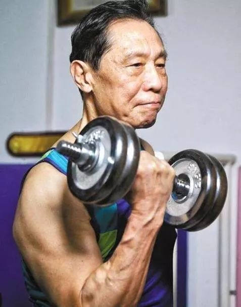 篮球运动员短跑_短跑冠军打篮球的是谁_短跑冠军什么意思