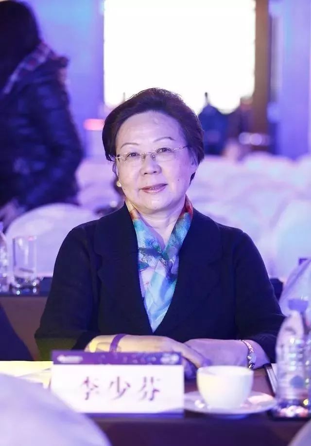 短跑冠军什么意思_篮球运动员短跑_短跑冠军打篮球的是谁