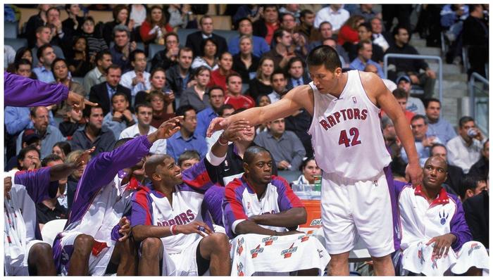 中国篮球历史上，一共有九名被NBA选中的天才球员