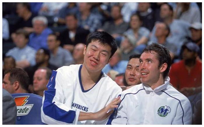 中国篮球历史上，一共有九名被NBA选中的天才球员